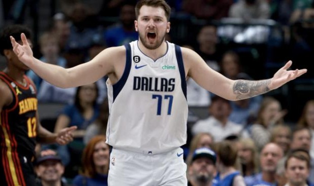 九游体育平台-孤星带队行不通？交易截止日前东契奇表达补强诉求