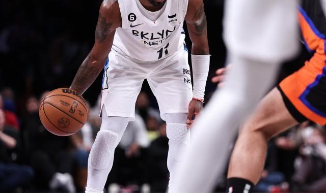 九游体育-末节21分手刃尼克斯！欧文连续6场30+创造队史